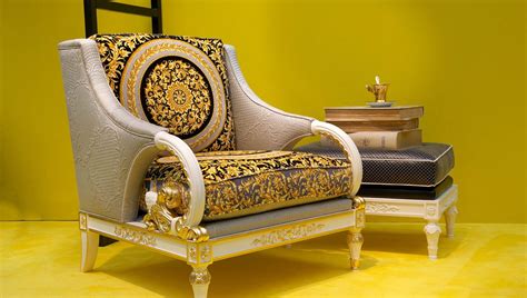 Versace Home Collection Muebles: 11 en venta en 1stDibs.